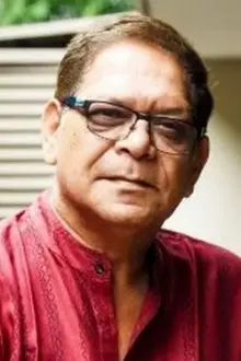 Mohan Joshi como: Home Minister