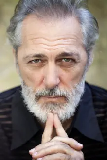 Marcello Mazzarella como: Giorgio