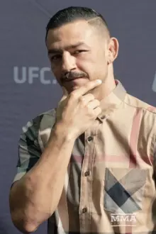 Cub Swanson como: 