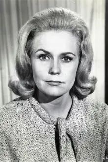 Diana Van der Vlis como: Diane Fairfax