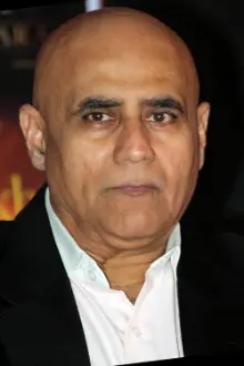 Puneet Issar como: Fateh Singh