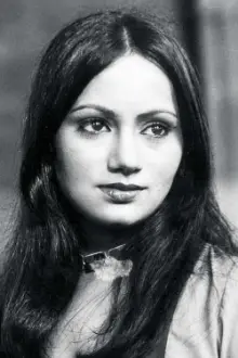 Ranjeeta Kaur como: Renu / Shiela