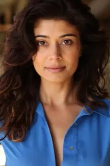 Pooja Batra como: 