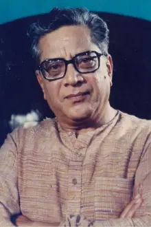 Shreeram Lagoo como: Motiram - Ashok's & Gauri's father