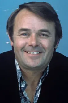 Jack Smethurst como: Eddie Booth