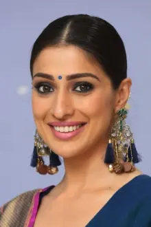 Raai Laxmi como: Anjali