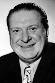 Ralph Sanford como: Det. Hoffman