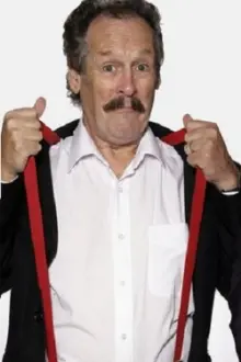 Bobby Ball como: Frank