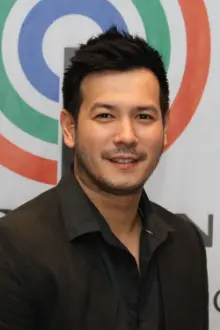 John Prats como: Paolo