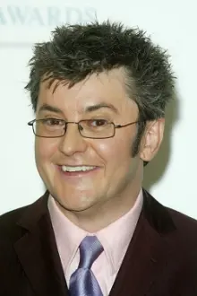 Joe Pasquale como: 