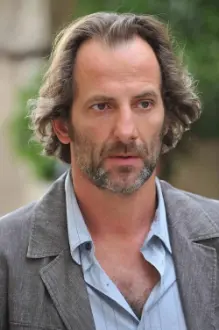 Patrice Juiff como: Remi