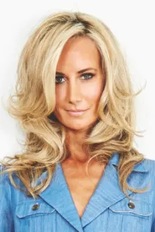 Lady Victoria Hervey como: Ela mesma