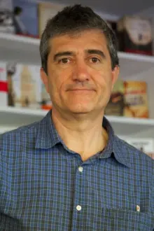 Guillermo Fesser como: El Productor de Cortos (voice)