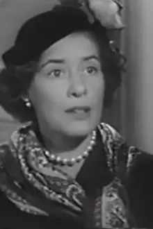 Sarah Selby como: Aunt Gertrude Hardy