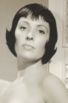 Keely Smith como: Dorothy Spencer