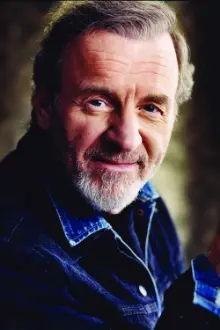 Colm Wilkinson como: 