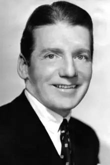 Frank Fay como: Master of Ceremonies