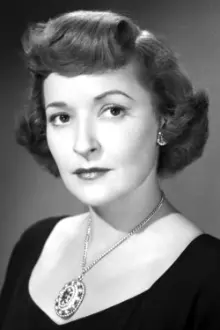 Dorothy Granger como: Mrs. Dorothy Errol