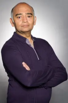 Bhasker Patel como: Masood