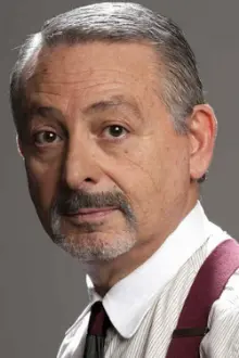 Leo Gullotta como: Luigi Pinardi