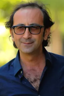 Giovanni Esposito como: Mario Cirillo