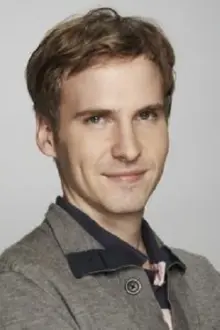 Ryan Spahn como: Wallace Tanner