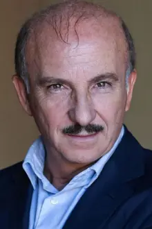 Carlo Buccirosso como: Carlo