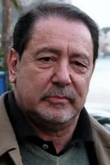 Luigi Maria Burruano como: Direttore
