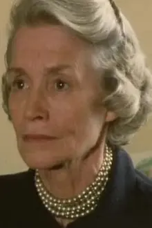 Ursula Howells como: Mrs Menant