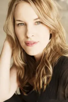 Kate Mulvany como: Angie Barlow