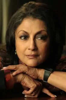 Aparna Sen como: Urmila Chatterjee
