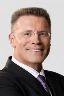 Howie Long como: 