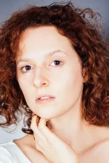 Laure Lapeyre como: Sandrine