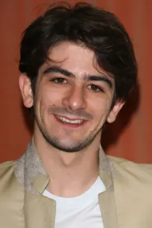 Francesco Mandelli como: Matteo Chiamenti