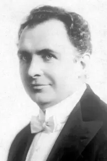 George Periolat como: Adolph Chambret