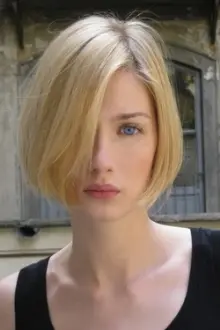 Eva Riccobono como: Blanche