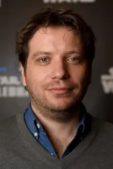 Gareth Edwards como: Ele mesmo