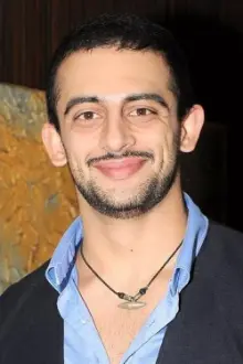 Arunoday Singh como: Vikram Pandit