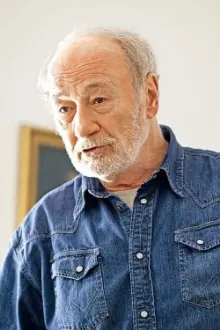 Ivan Romančík como: Albert Závodský