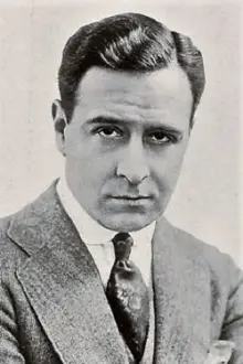 Conway Tearle como: Floyd Cooper