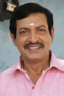 Nizhalgal Ravi como: Nagaraj