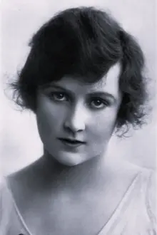 Fay Compton como: Gladys Smith