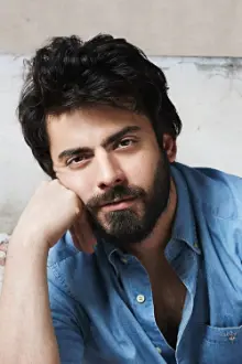 Fawad Khan como: Yuvraj Vikram Singh Rathore