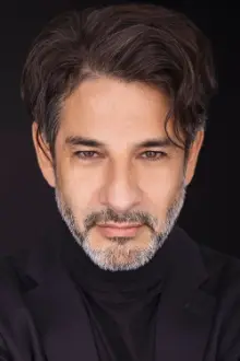 Miguel Rodarte como: Romandia