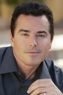 Christopher Knight como: Ele mesmo