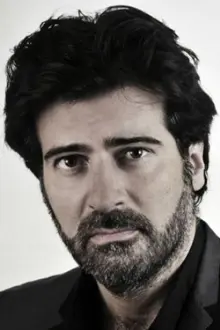 Rafael Spregelburd como: Víctor Tellez