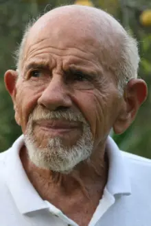 Jacque Fresco como: Ele mesmo