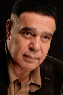 Samy ElAdl como: Mutmaen Sultan