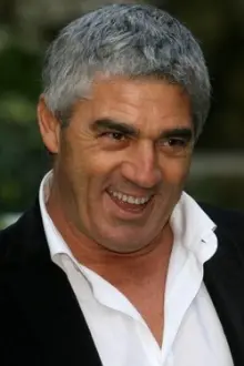 Biagio Izzo como: Angelo