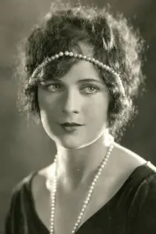 Jacqueline Logan como: Andrée Duphot